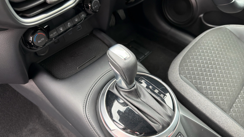 Nissan Juke 1.0 DiG-T N-Connecta 5dr DCT Petrol Hatchback